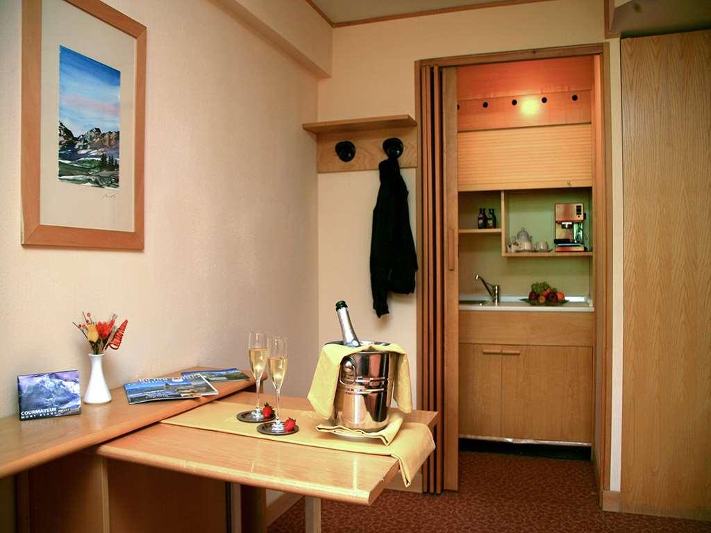 Hotel Les Jumeaux Courmayeur Ausstattung foto