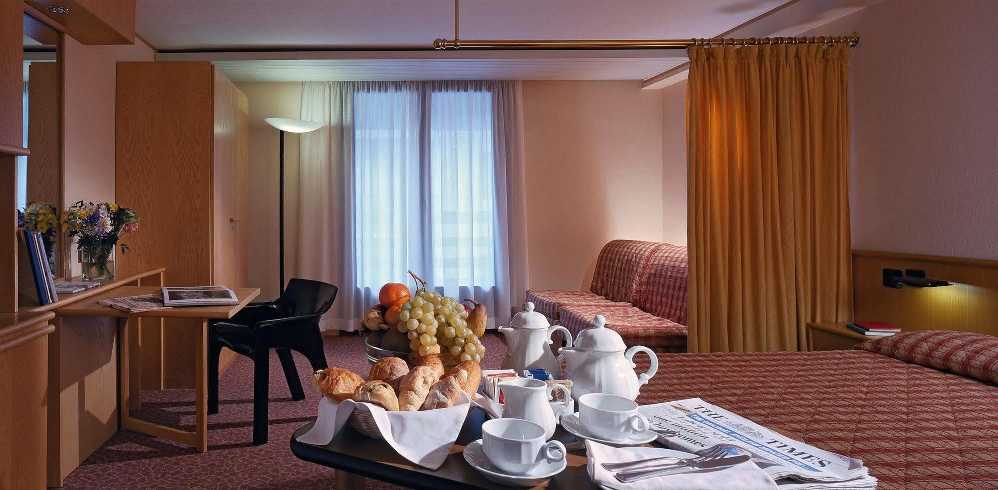 Hotel Les Jumeaux Courmayeur Zimmer foto